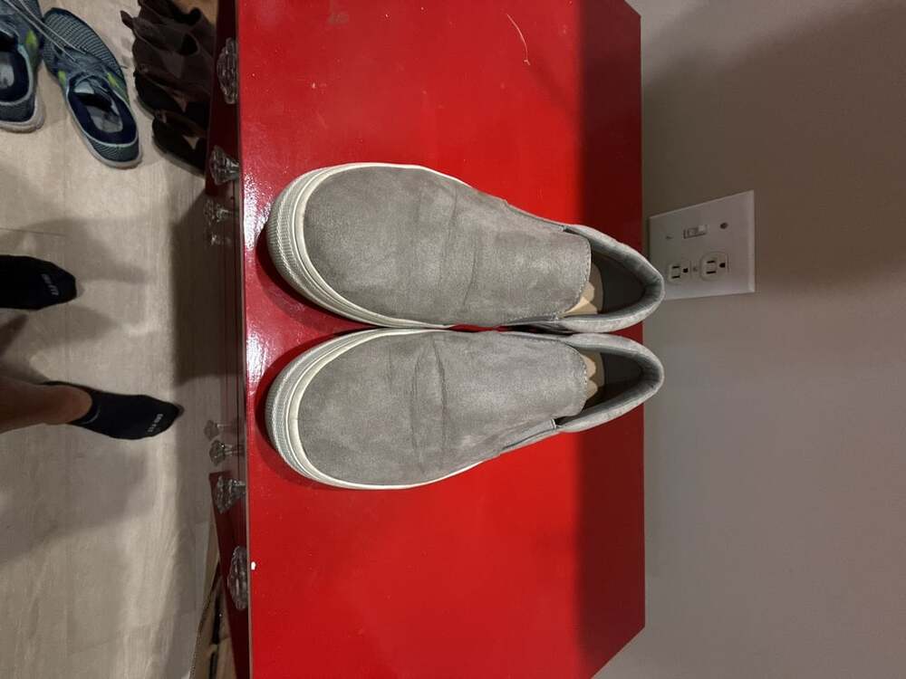 Cushionaire Rhona Gray Suede Slip-On Sneakers Size 8M